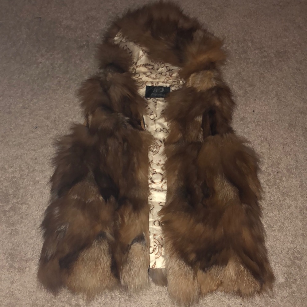 Faux fur vest with hood & zipper